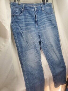 Chicos So Slimming Girlfriend Slim Leg Crop Jeans Acid Wash Size 14 Chico's 2.5
